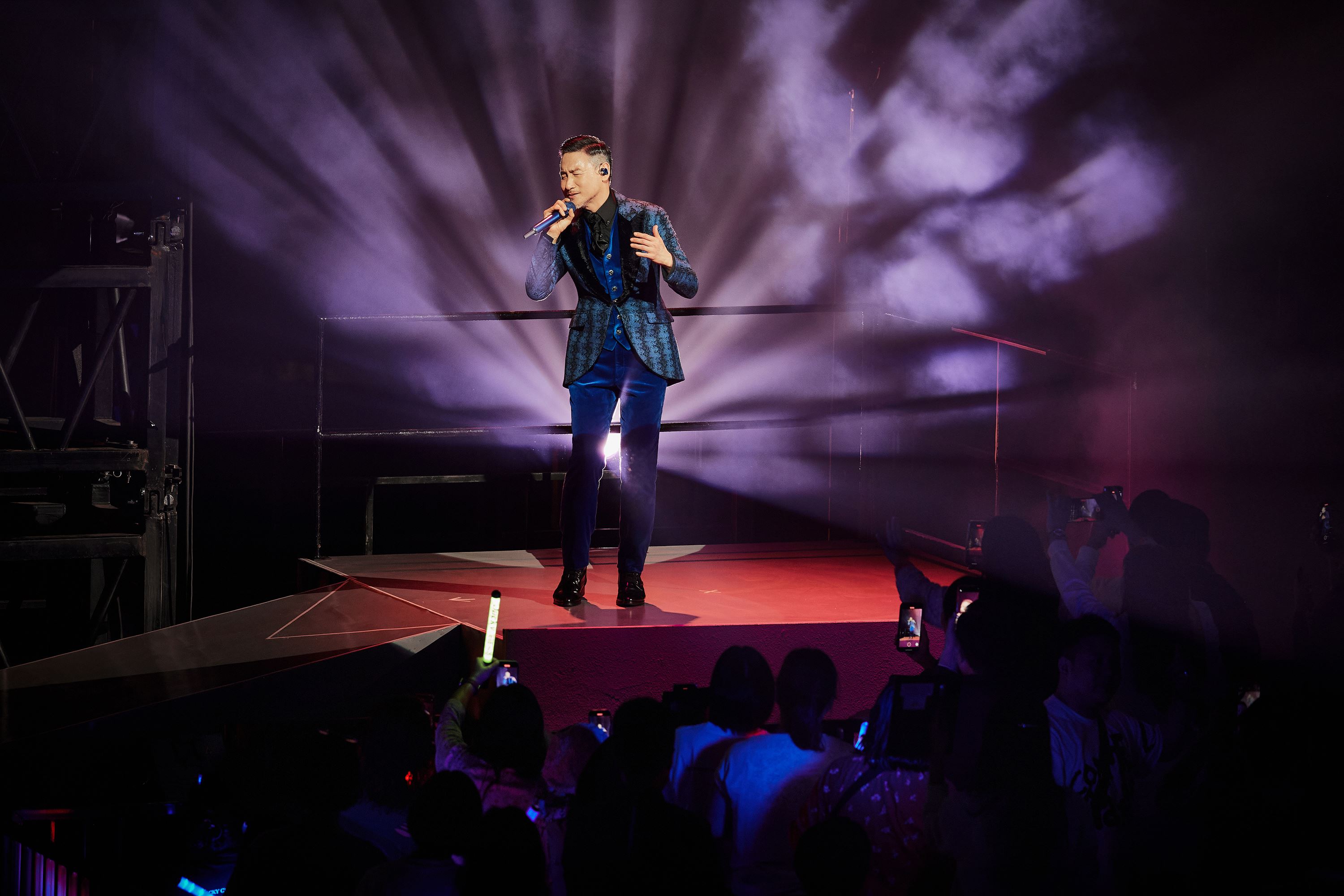 🎤第10次个人演唱会《张学友60+巡回演唱会》香港站启航❗承诺唱到70+岁仍继续唱🔥