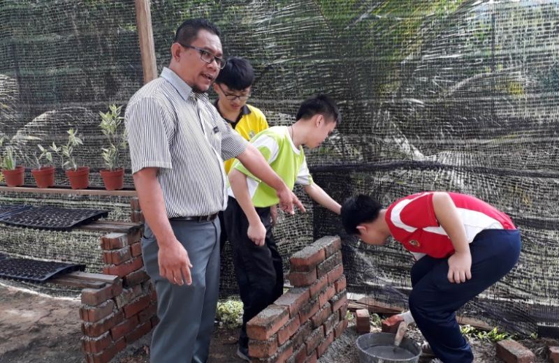 this malaysian teacher was nominated for a global teacher