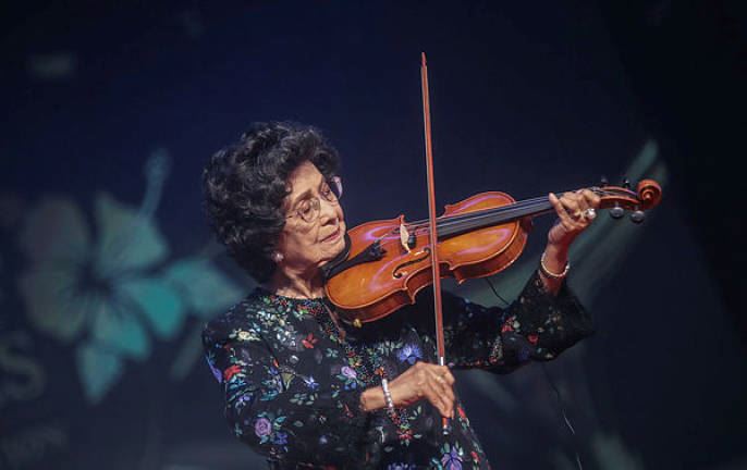 tun dr siti hasmah’s biopic will go into production next year and we’d so want to ‘chedet’ out!