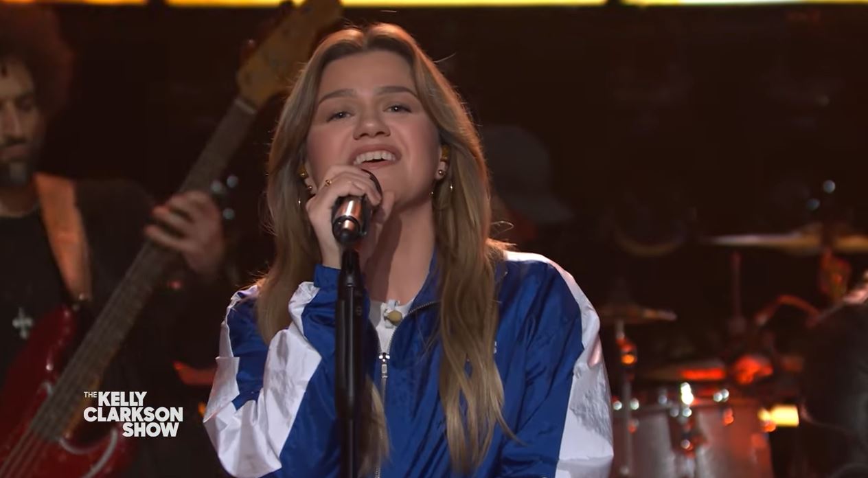 sheryl crow swoon over kelly clarkson’s ‘all i wanna do’—says it tops her own version