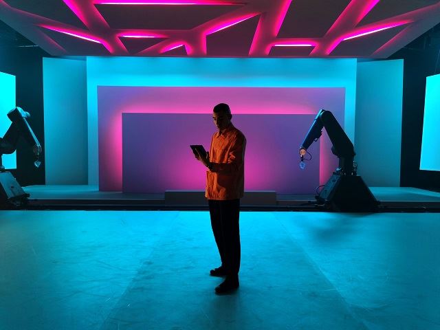 unlock your car and 4 more ways the huawei share can make life easier for you