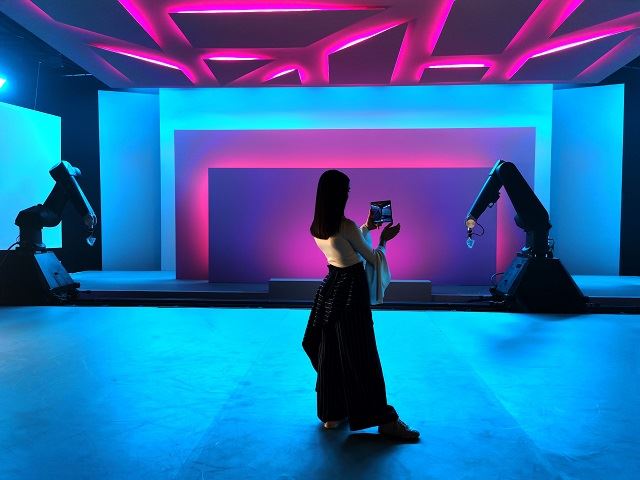 unlock your car and 4 more ways the huawei share can make life easier for you