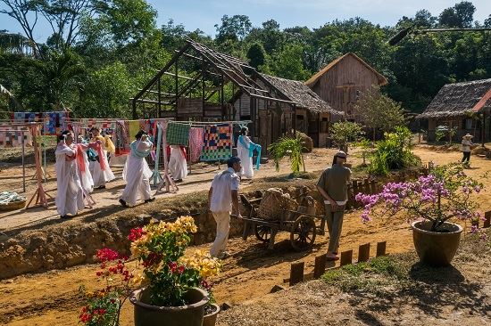 新年就是要看贺岁片！8个必看《大地回春》的理由