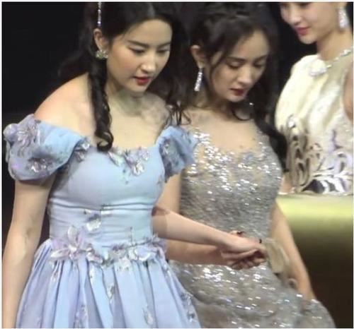 刘亦菲瘦身成功，大晒马甲线小蛮腰！