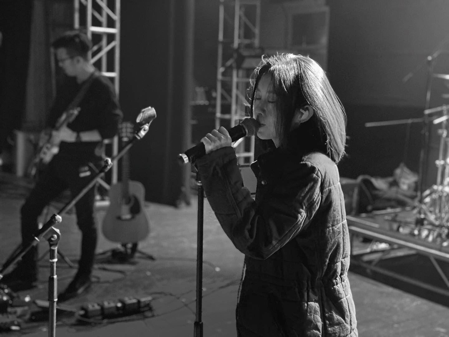 白安中国进行音乐会 差点中暑！