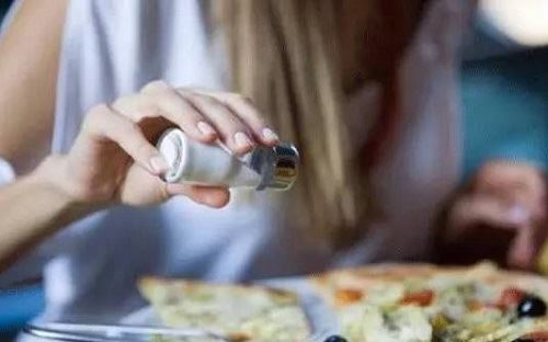 舍不得爸爸妈妈老去，这5点让他们健康又养生