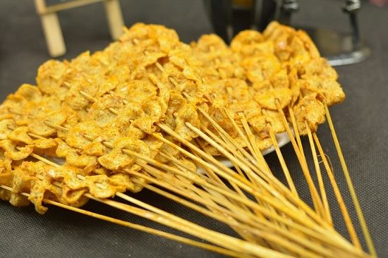 吃零食花招多！我们小时候吃零食时会做的7种事