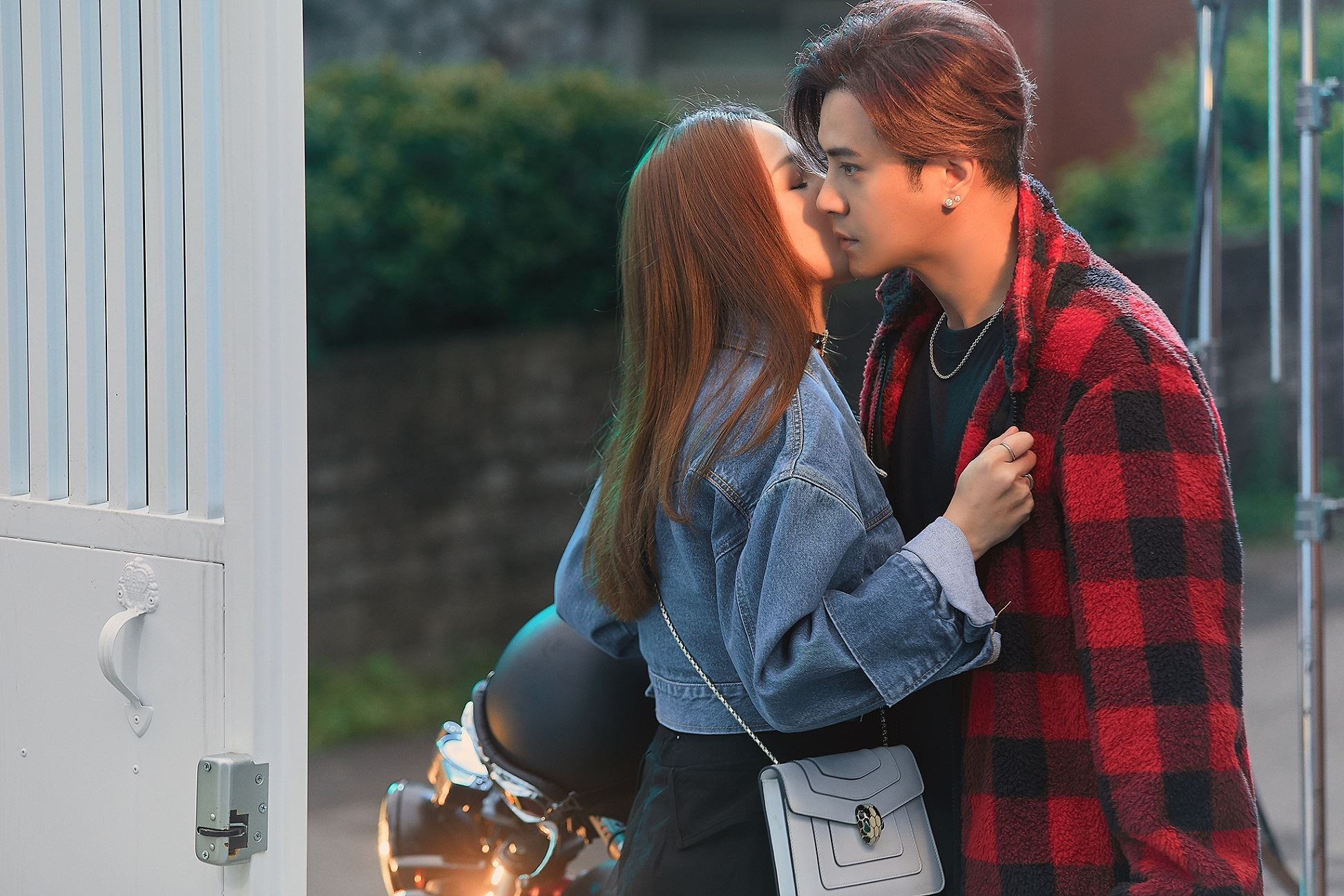 胡彦斌量身谱写歌！ “偶像剧女王”陈乔恩跨刀罗志祥新歌mv女主角演情侣