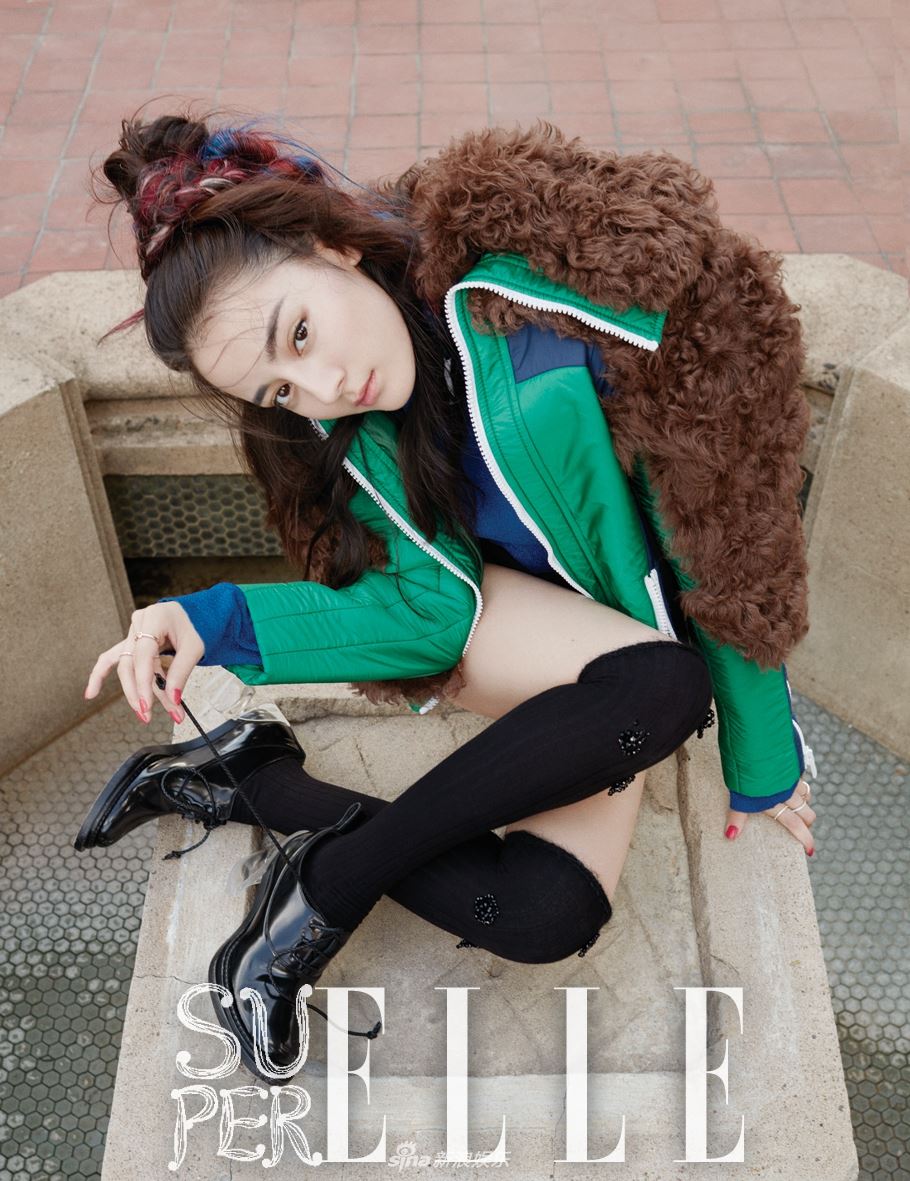 迪丽热巴再登杂志封面 多面风格展现时尚潜力