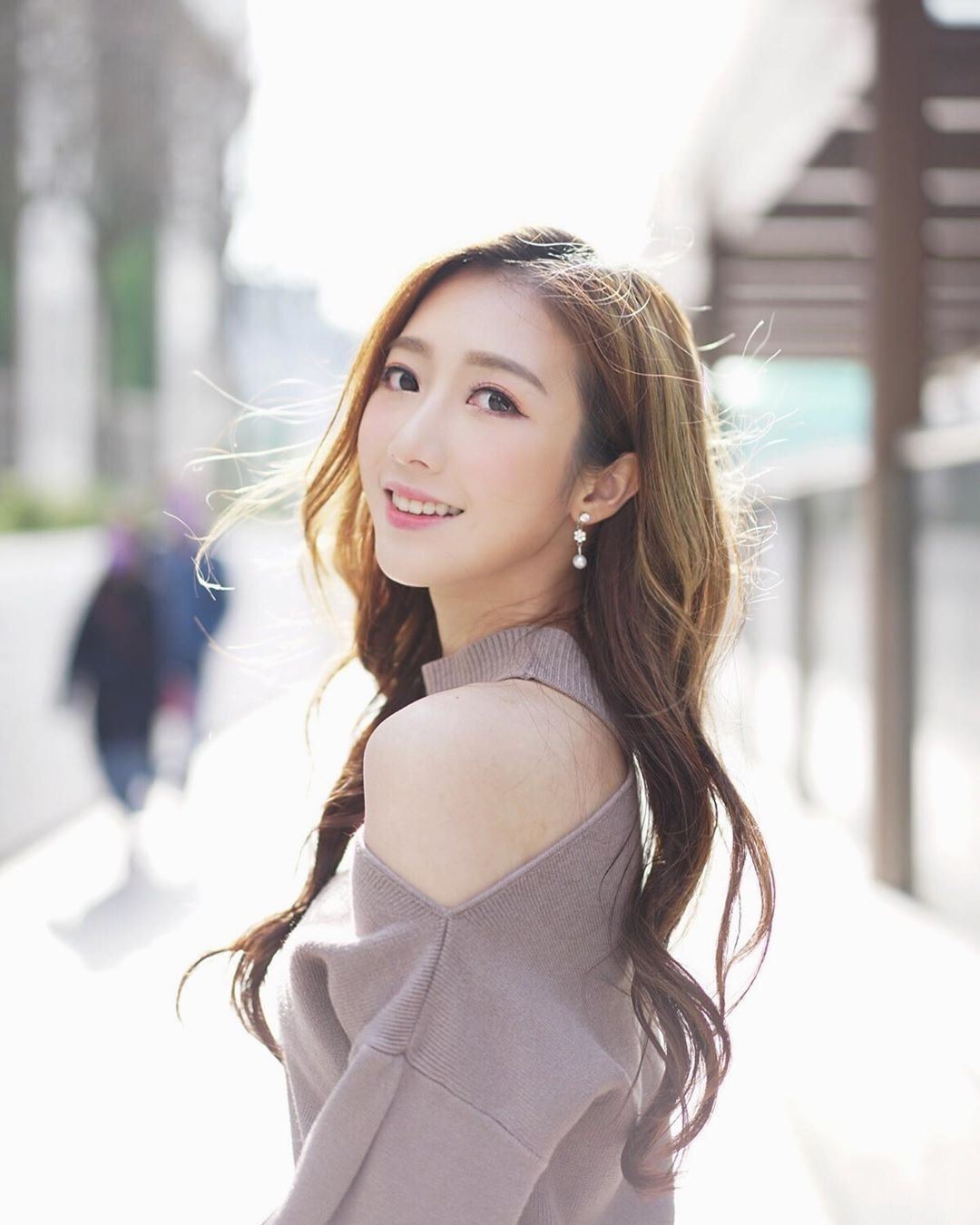 【多图】《机场特警】》港姐何依婷的处女剧,剧里却遭杨明「摸来摸去」!