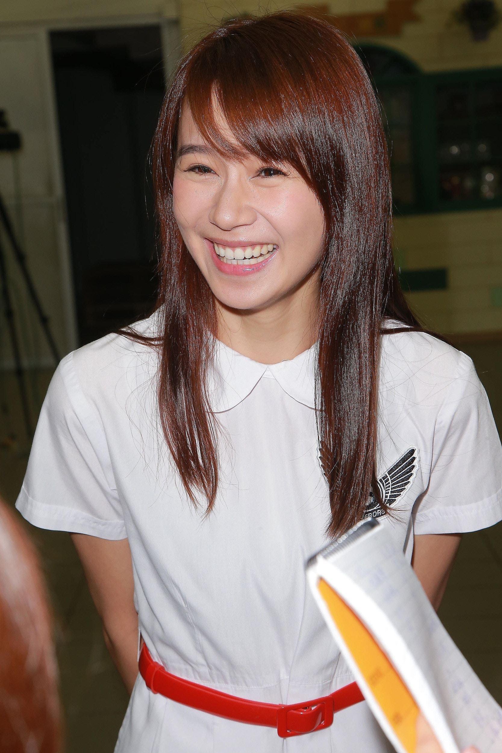 太好看了！盘点8位穿上校服的香港女神，太漂亮了啦！