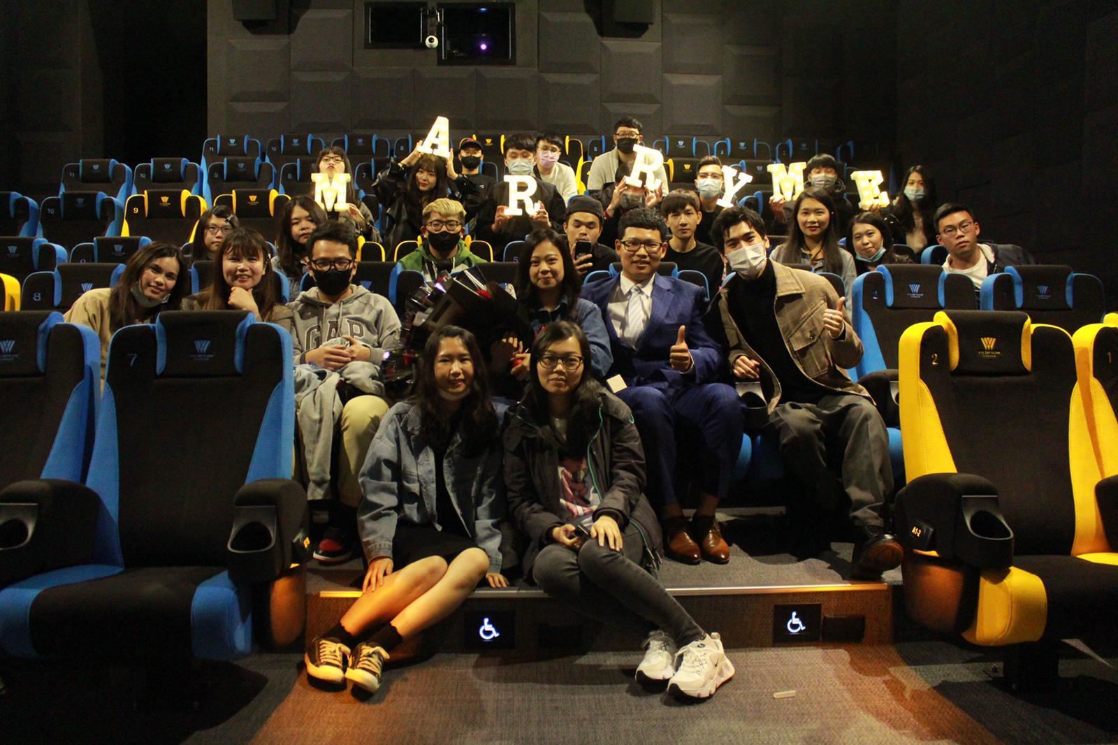 大马电影《这一刻，想见你》爱奇艺上映大获好评！观众哭到口罩湿透