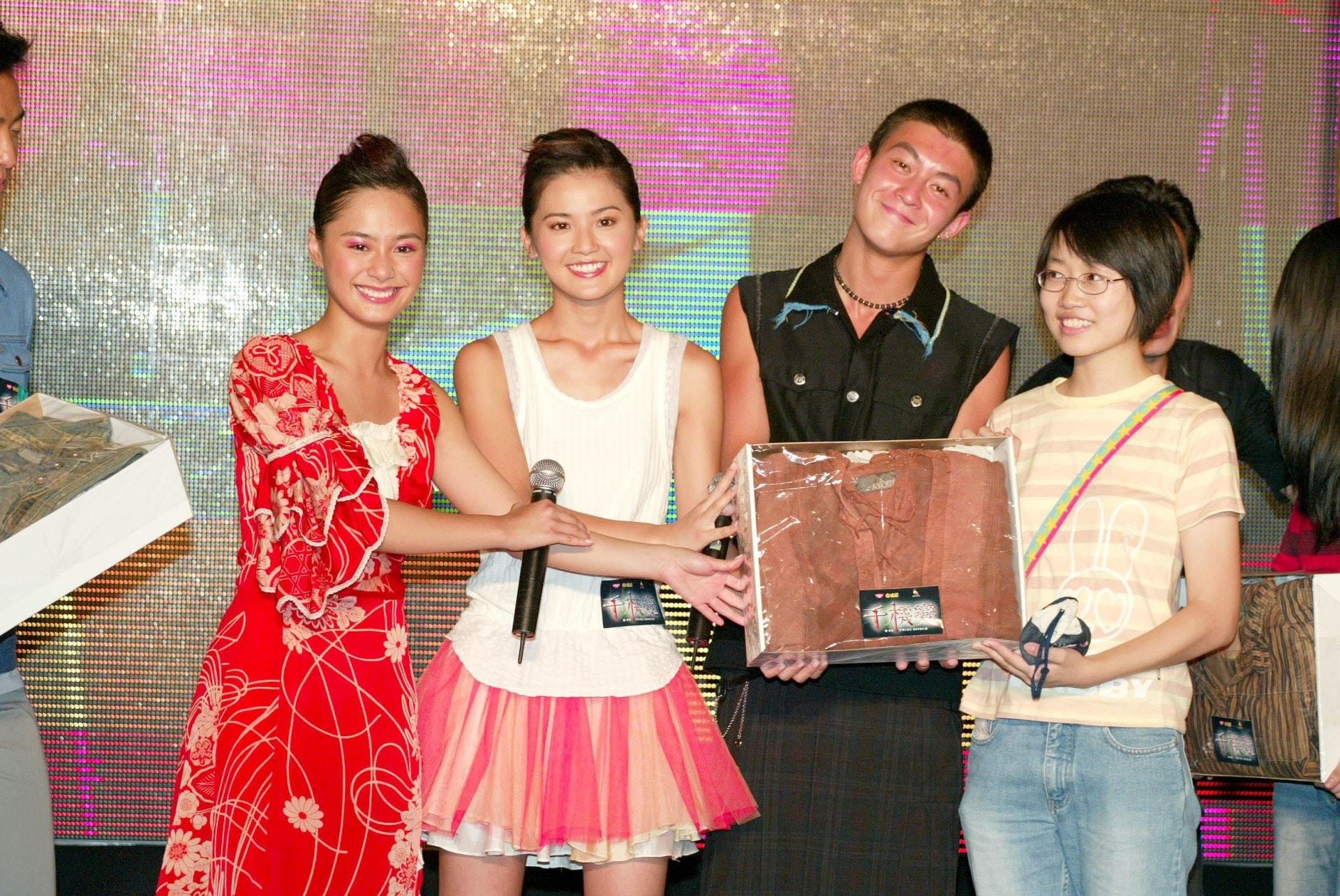 也太多了吧！盘点阿娇出道20年所传过的12位绯闻男友，网民：可以组足球队了！