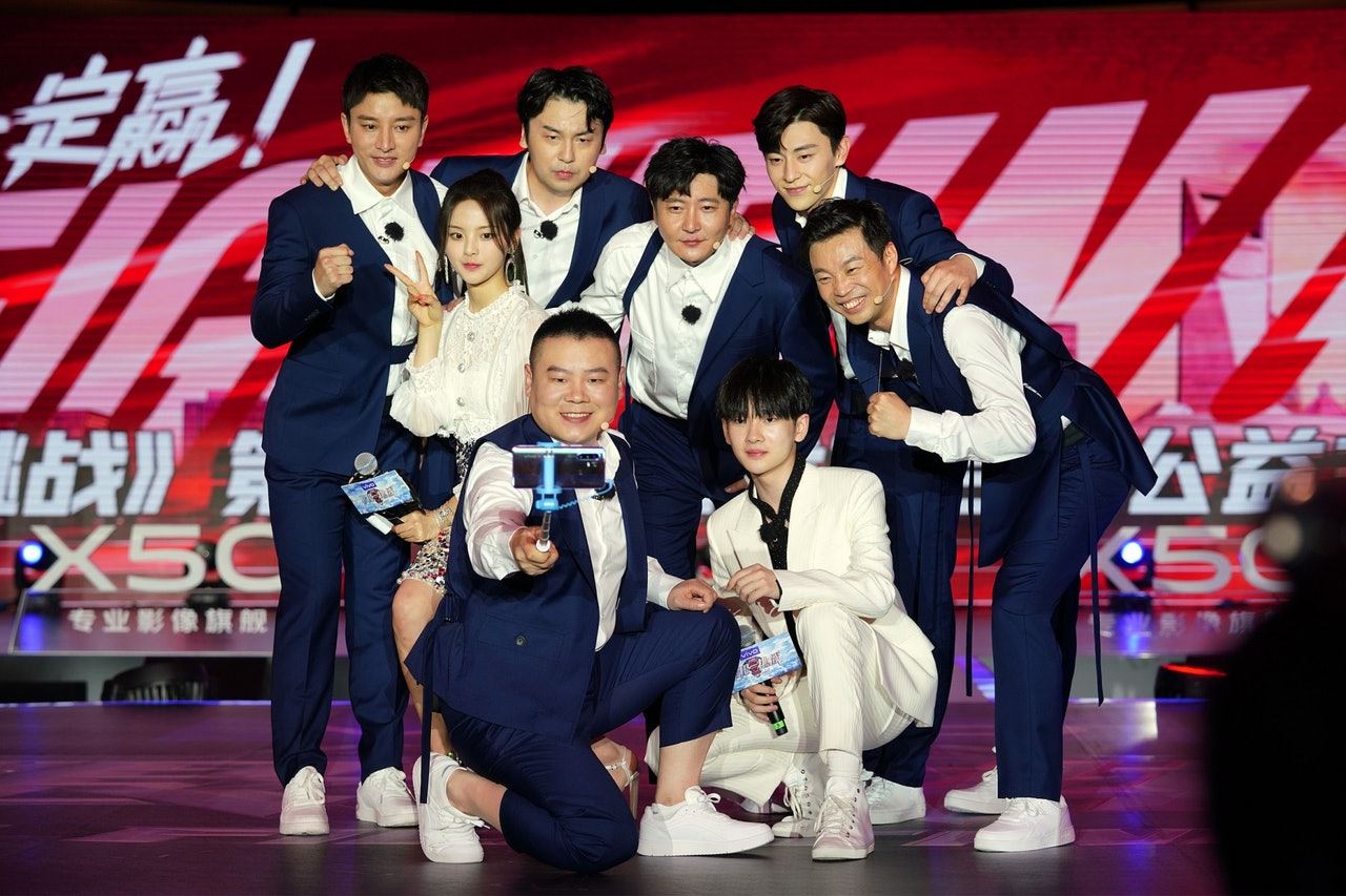 【极限挑战6】迪丽热巴张艺兴疑退出节目，地位被这2位新星取代！