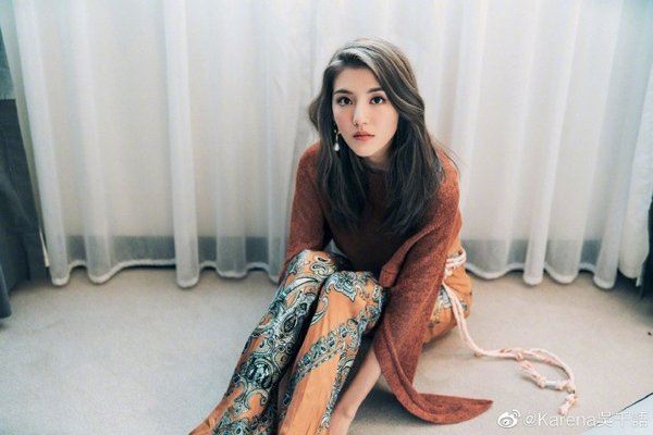 【多图】吴千语狂晒性感露背泳衣，玩转泰国来个大解放！