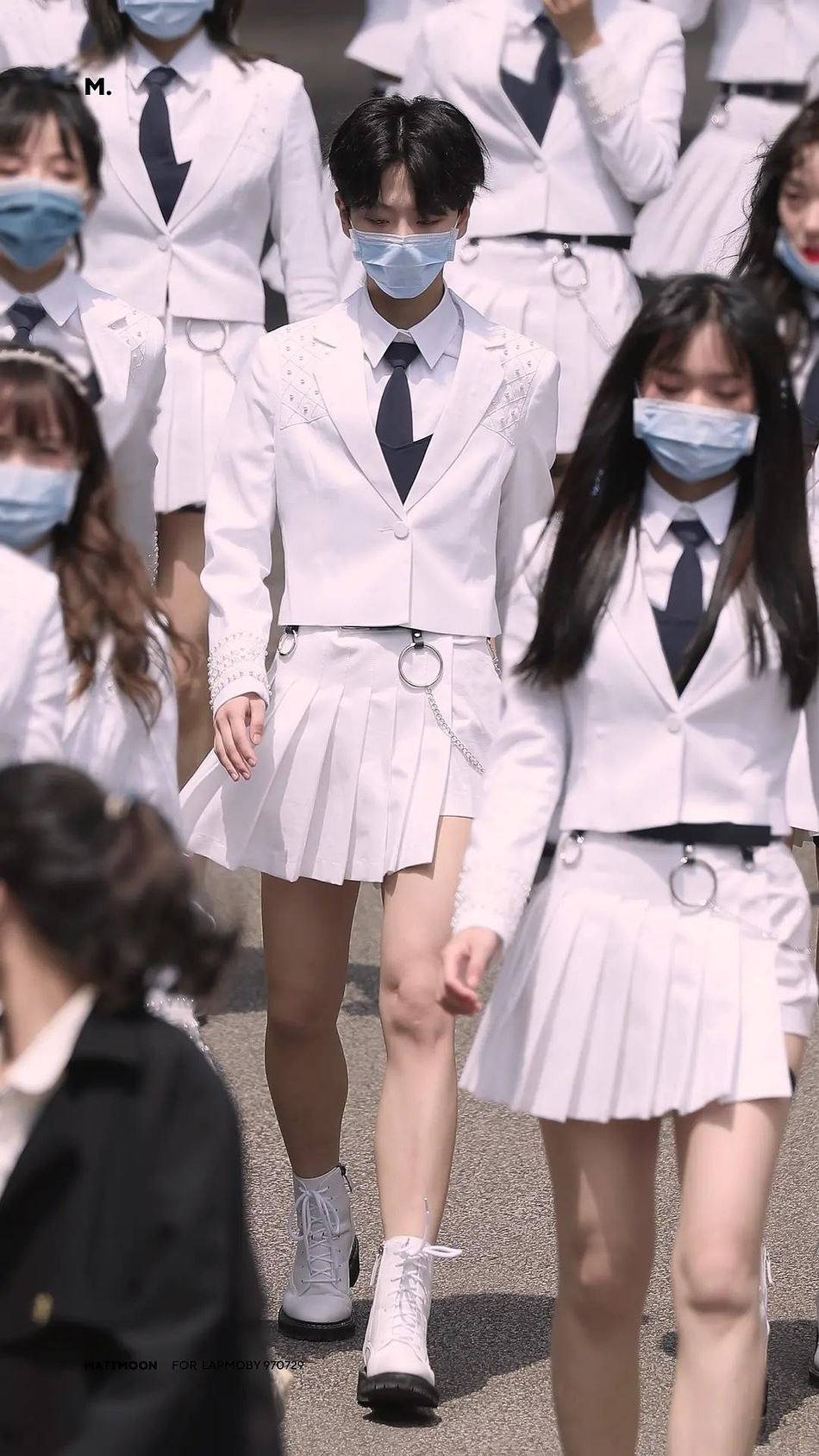 《创造营2020》训练生曝光！穿白色制服录制主题曲！