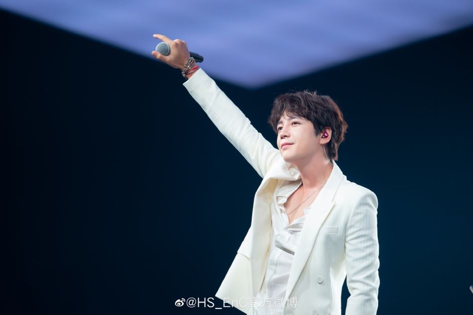 退伍后张根硕首次亮相！网友：瘦了很多！依然帅气！