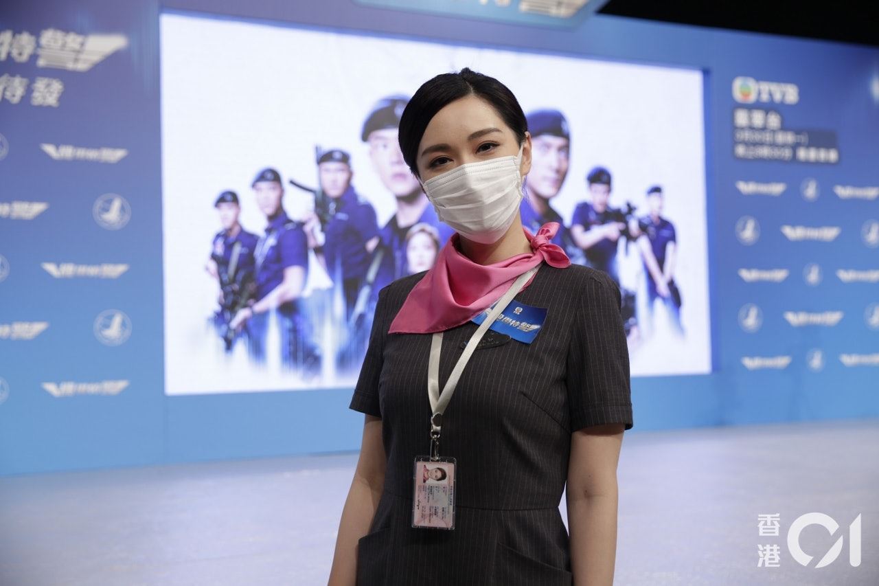 【机场特警】汤洛雯空姐造型超漂亮，跟张振朗拍吻戏：像兄弟，很搞笑！