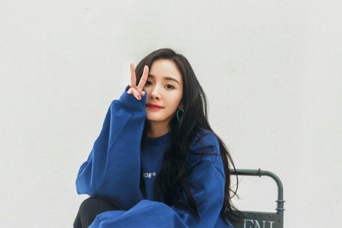 女神们脸小有障碍！盘点7位脸小到戴口罩有难度的女星，几乎遮整张脸！