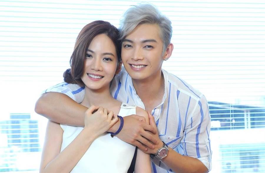 辰亦儒曾之乔登山晒恩爱，网友留言：第一眼看到的是xx！