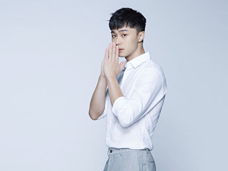 拍《想见你》无法放松，施柏宇曾躲衣橱不出来，许光汉直斥：有病？！