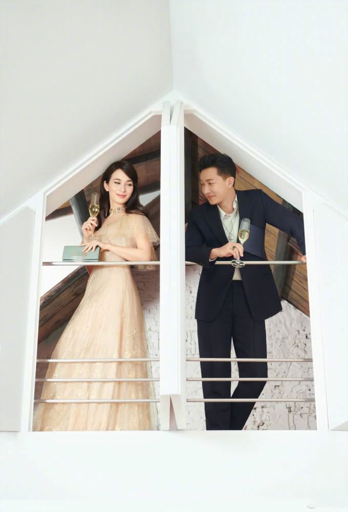 超恩爱！韩庚卢靖姗写真照曝光，深情望向妻子画面超温馨！