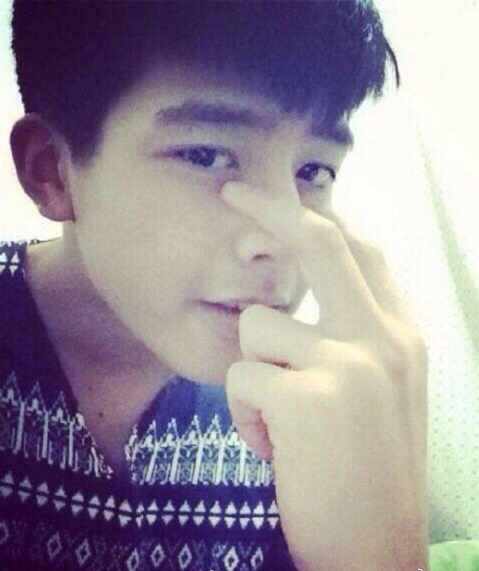 《下一站是幸福》男主角（宋威龙）从小帅到大！❤️多年前照片曝光～