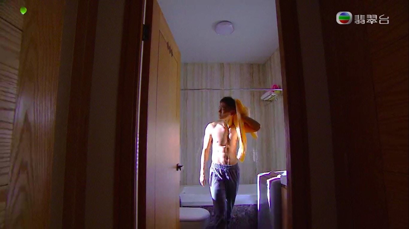 【机场特警】首集张振朗杨明大晒肌肉,众男演员展现壮硕身材!