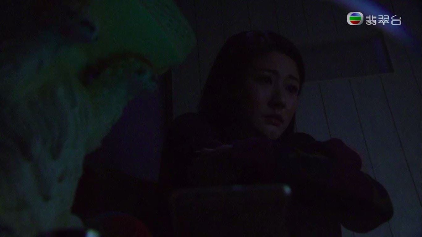 【机场特警】邓佩仪独自躲在黑暗中眼眶泛泪，演技大受好评！