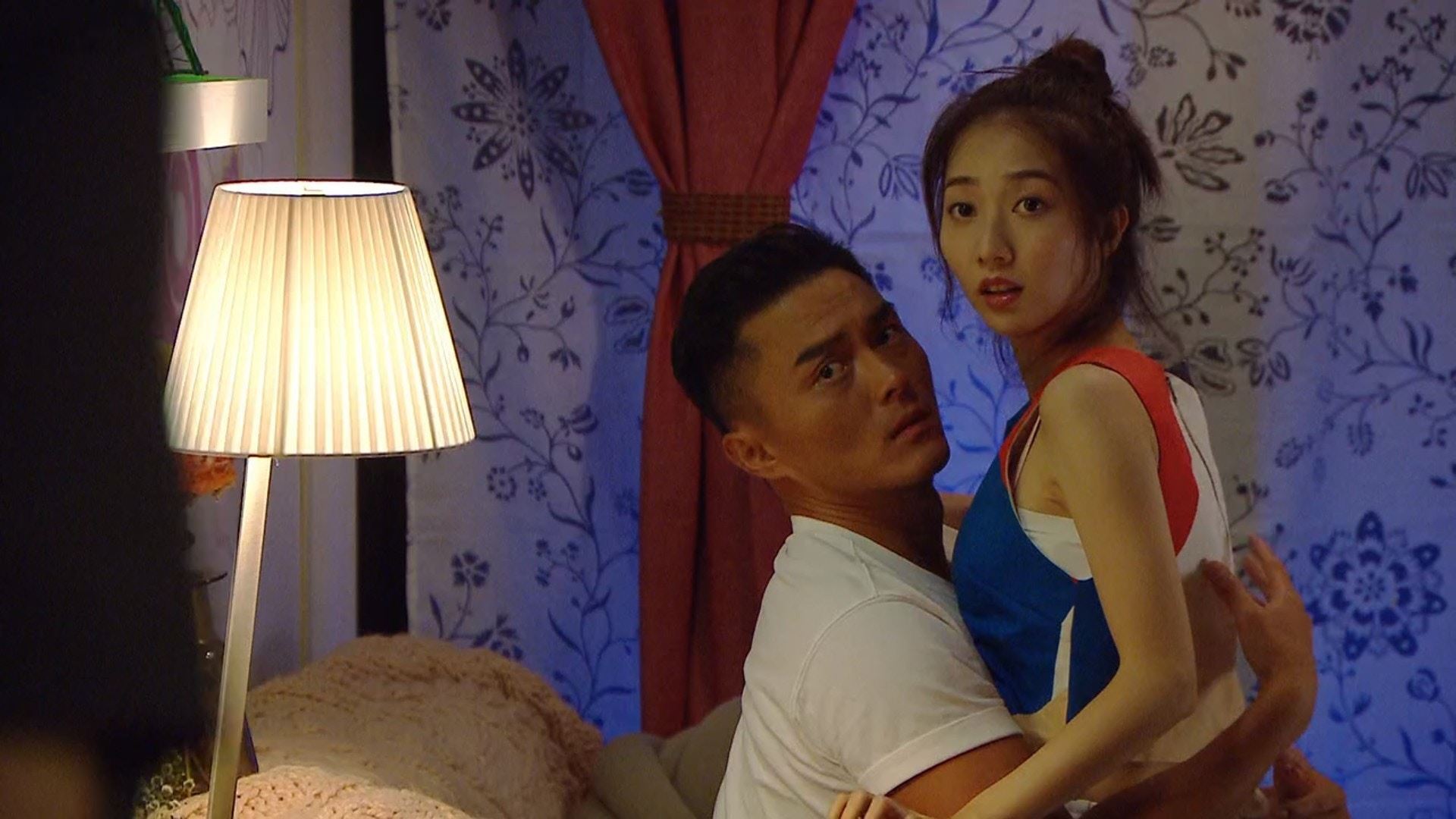 【机场特警】何依婷杨明亲密互动引起讨论，还爆料会有更激烈的戏份！