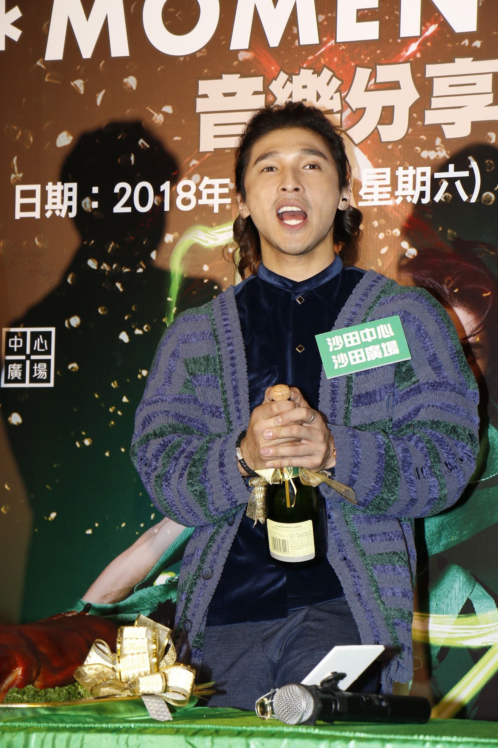 也太多了吧！盘点阿娇出道20年所传过的12位绯闻男友，网民：可以组足球队了！