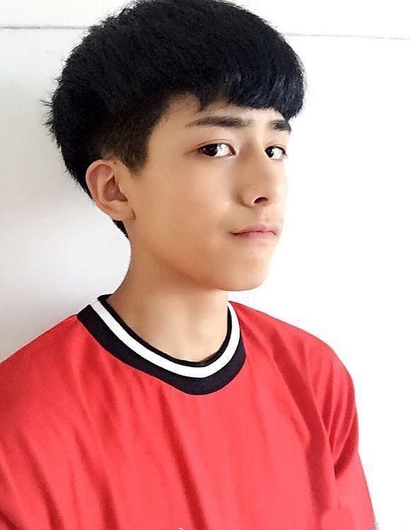 《下一站是幸福》男主角（宋威龙）从小帅到大！❤️多年前照片曝光～