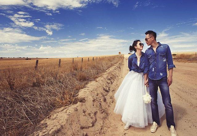 婚纱不搭球鞋就落伍！盘点7个穿球鞋拍婚纱的女星