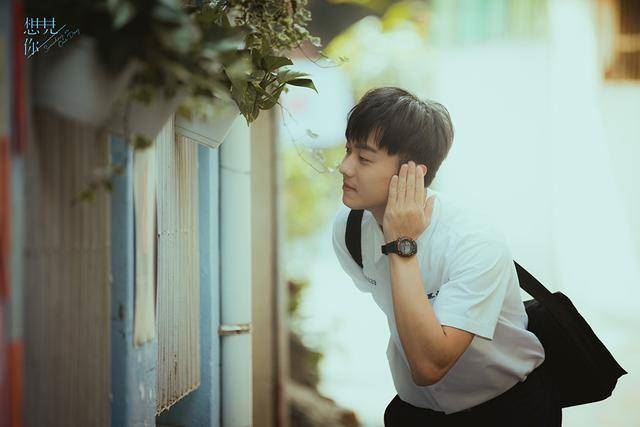 拍《想见你》无法放松，施柏宇曾躲衣橱不出来，许光汉直斥：有病？！