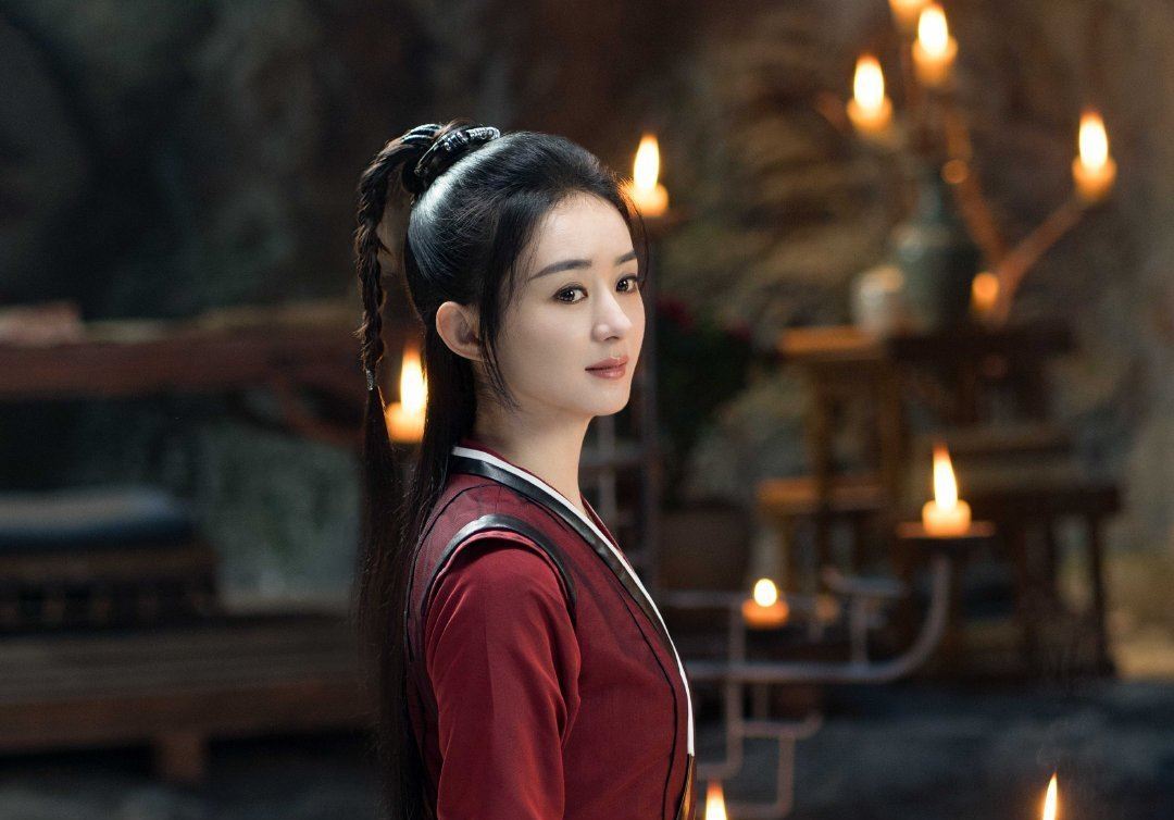 超美！赵丽颖新剧路途照曝光，一身“淡黄的长裙“好飒！