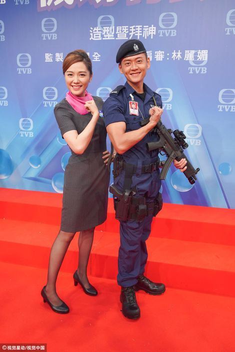 【机场特警】汤洛雯空姐造型超漂亮，跟张振朗拍吻戏：像兄弟，很搞笑！