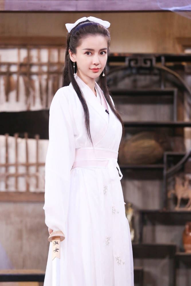 angelababy小龙女造型曝光！白衣飘飘展示女侠风范！