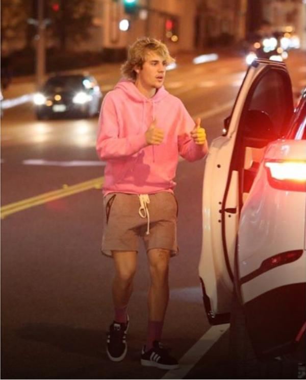 一波接着一波！小贾斯汀录音后突遇车祸，追撞车车头半毁