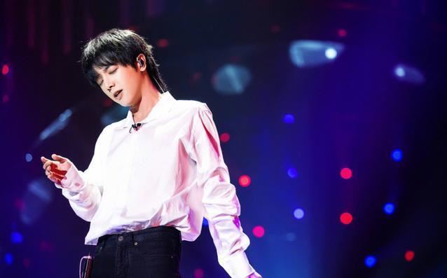 颜值高就是任性!华晨宇8款帅爆表发型!