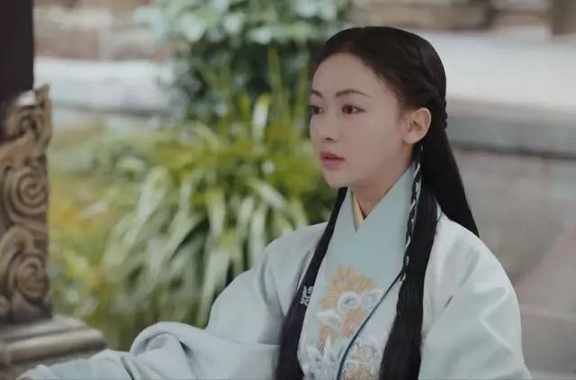 再现魏姐霸气！吴谨言从小宫女到王后服装造型！