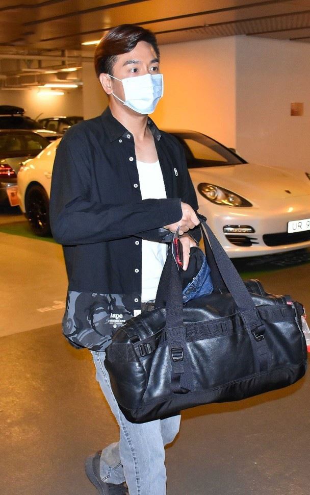 繁忙中趁有空档,马国明上汤洛雯住家拍拖!