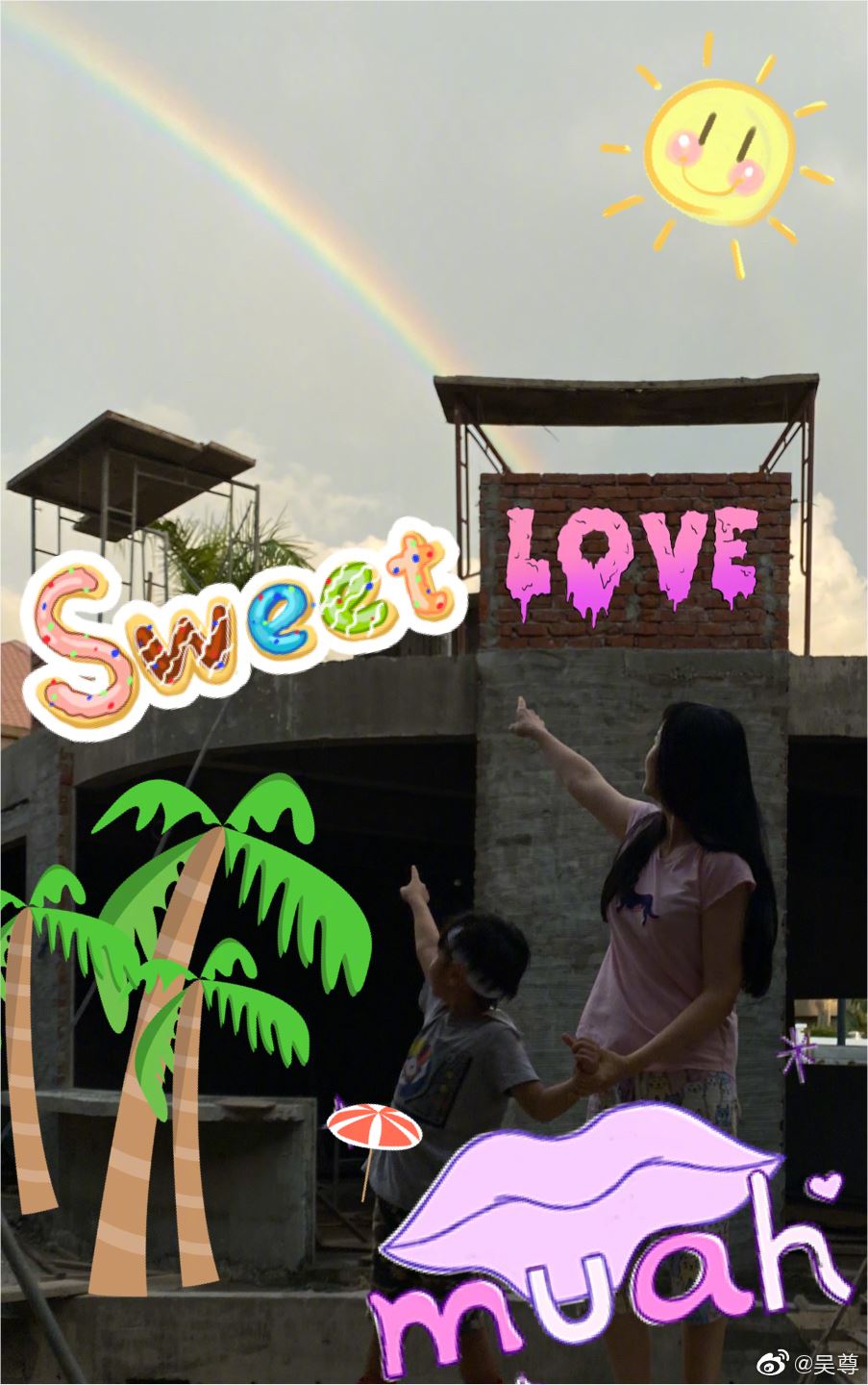 吴尊晒一家人日常，neinei遛狗max骑脚踏车，画面超温馨！