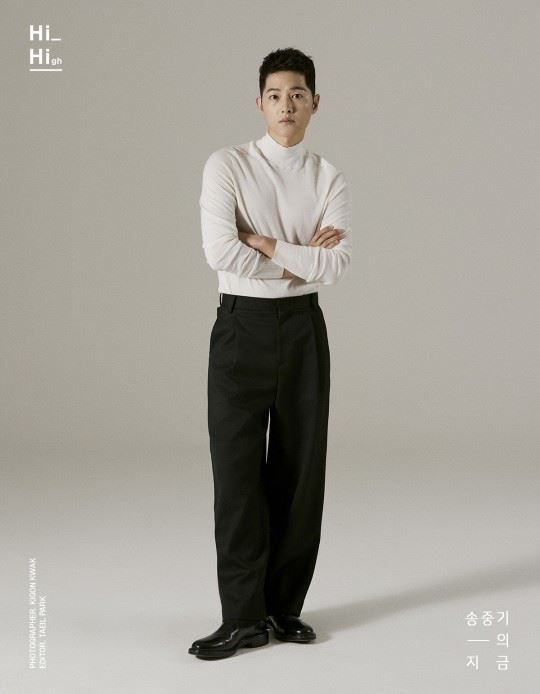 宋仲基恢复单身后首次拍写真照，换了个全新风格！