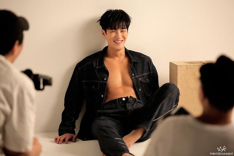 《梨泰院class》安普贤演反派爆红，肌肉照让人看了脸红！