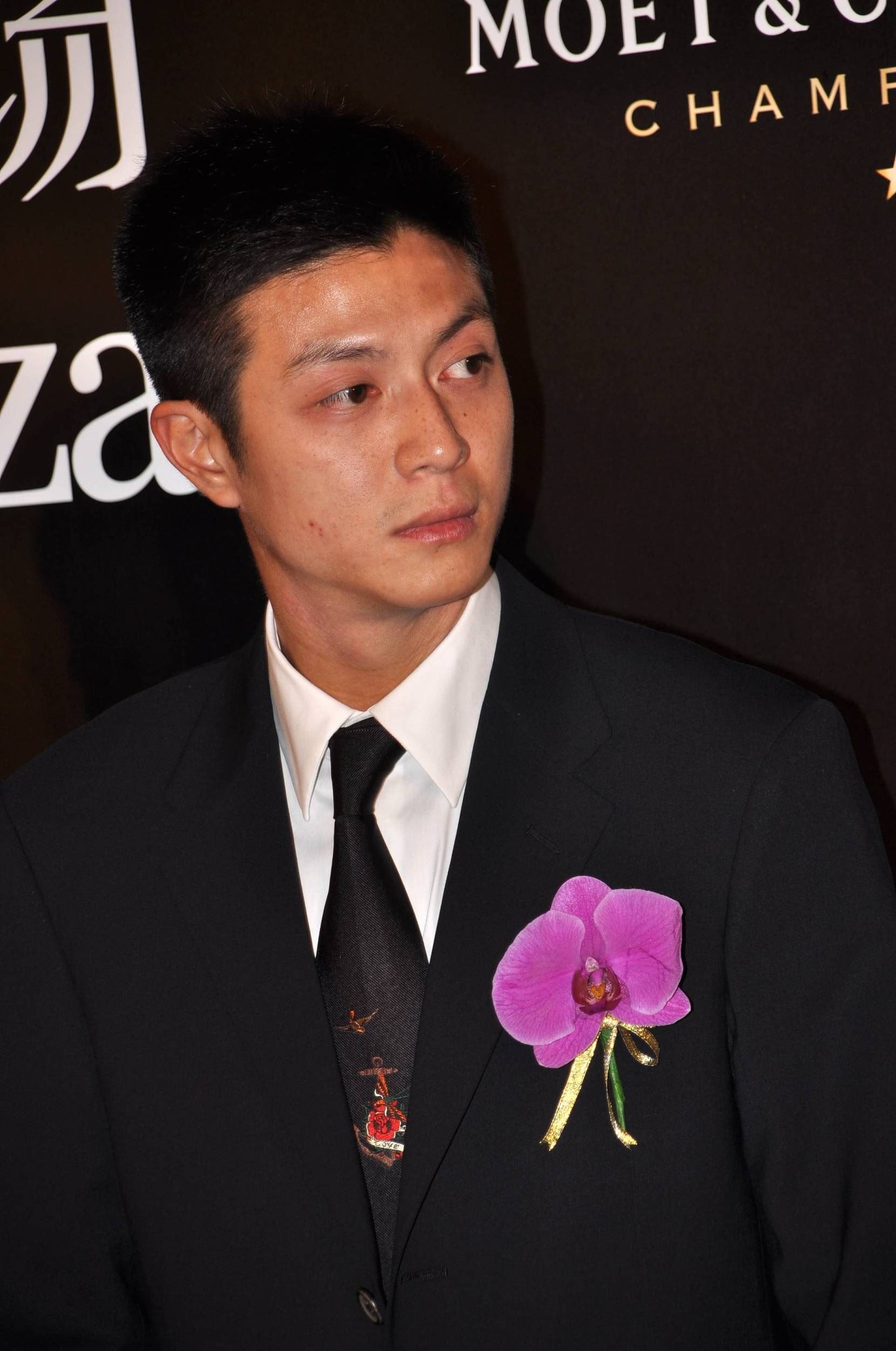 也太多了吧！盘点阿娇出道20年所传过的12位绯闻男友，网民：可以组足球队了！