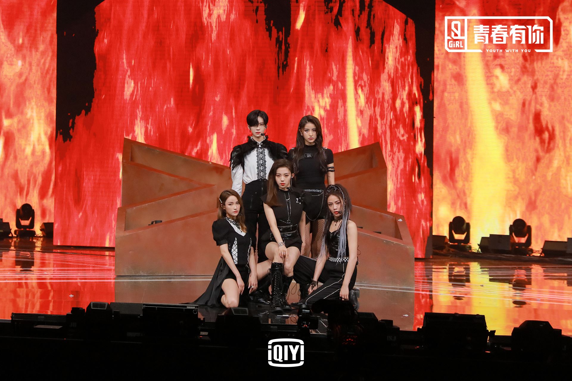 《青春有你2》播出过半,lisa授课热度超高!