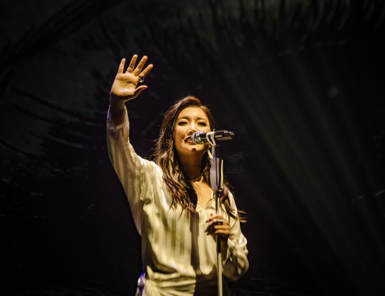 歌迷频狂叫到失声！a-lin新加坡演唱会二度安哥！