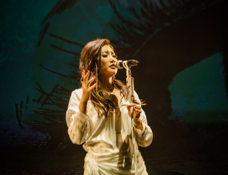 歌迷频狂叫到失声！a-lin新加坡演唱会二度安哥！