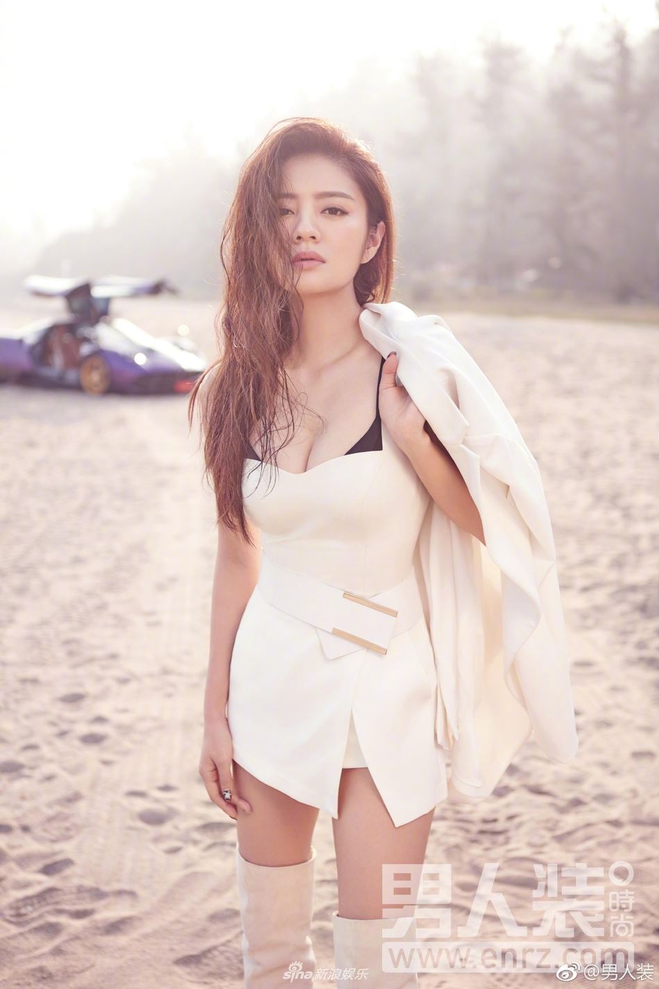 【美图】安以轩登杂志封面！大秀美腿+美胸