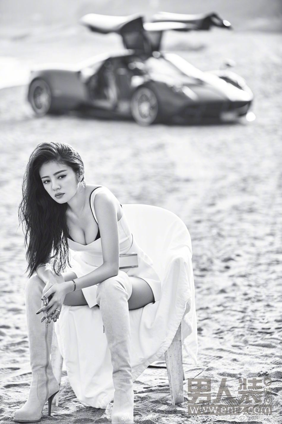 【美图】安以轩登杂志封面！大秀美腿+美胸